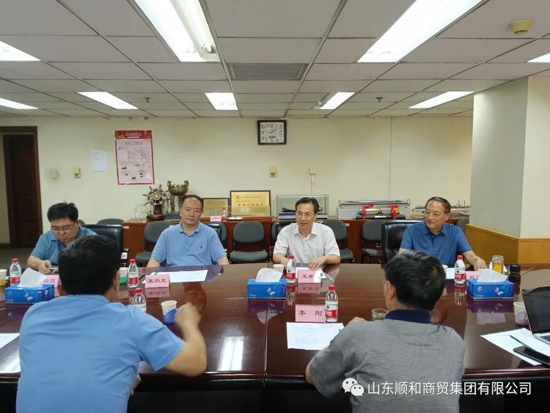 集團黨委書記趙玉璽陪同臨沂商城黨工委書記、管委會主任王景美一行到訪中國交通運輸協(xié)會